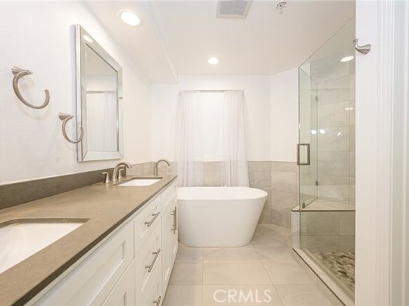 2243 Martin 209, Irvine CA 92612