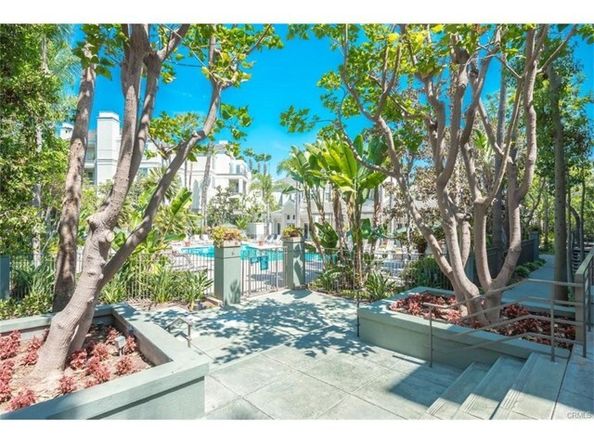 2243 Martin 209, Irvine CA 92612
