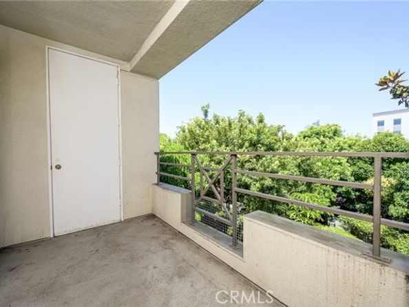 2243 Martin 209, Irvine CA 92612