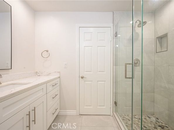 2243 Martin 209, Irvine CA 92612