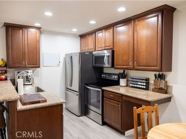 21991 Rimhurst, Lake Forest (el Toro) CA 92630