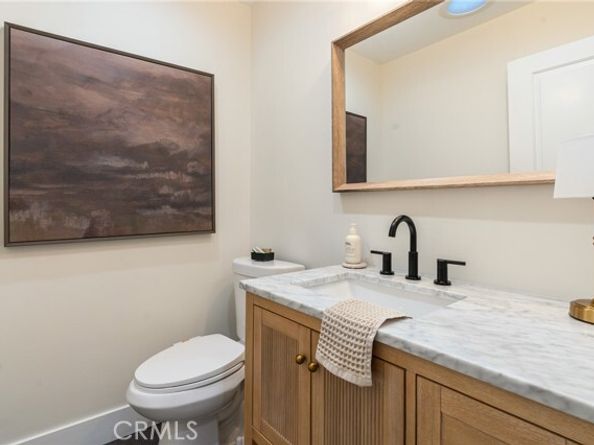 7247 Genesta Ave, Los Angeles CA 91406