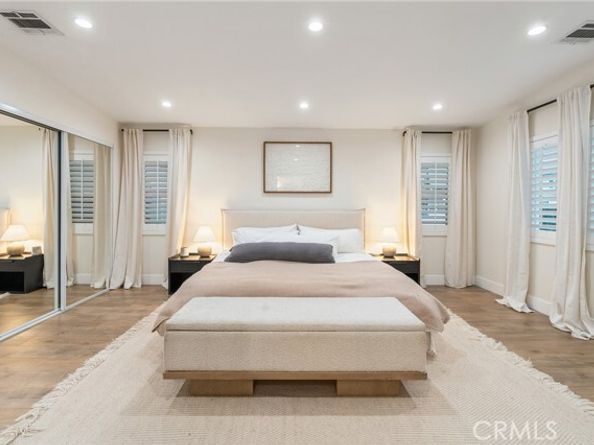 7247 Genesta Ave, Los Angeles CA 91406