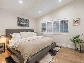 7247 Genesta Ave, Los Angeles CA 91406