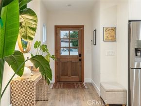7247 Genesta Ave, Los Angeles CA 91406