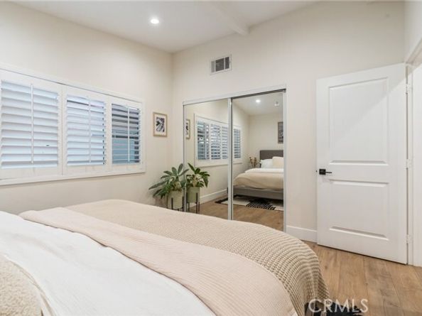 7247 Genesta Ave, Los Angeles CA 91406
