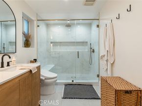 7247 Genesta Ave, Los Angeles CA 91406