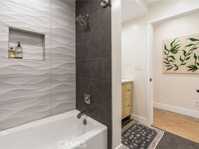 7247 Genesta Ave, Los Angeles CA 91406