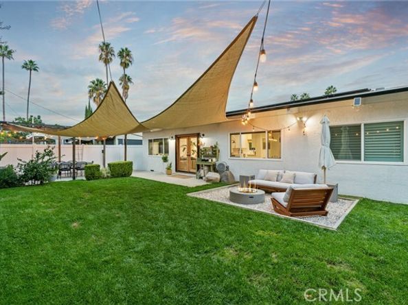 7247 Genesta Ave, Los Angeles CA 91406