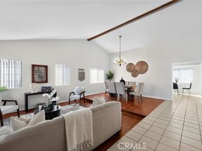 20254 Stagg Street, Winnetka (los Angeles) CA 91306