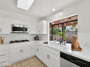 20254 Stagg Street, Winnetka (los Angeles) CA 91306