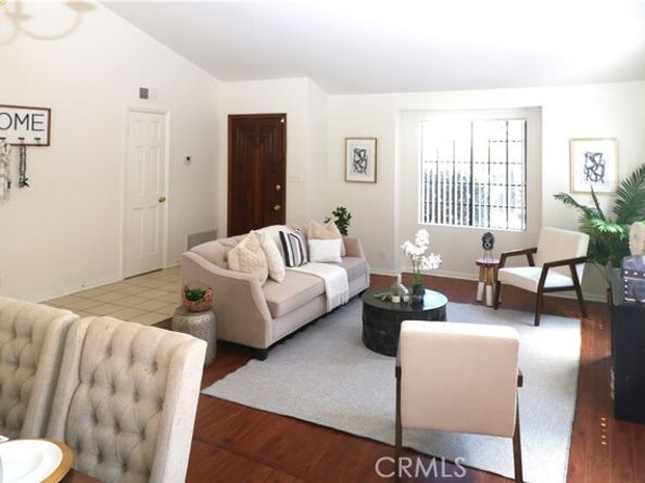 20254 Stagg Street, Winnetka (los Angeles) CA 91306
