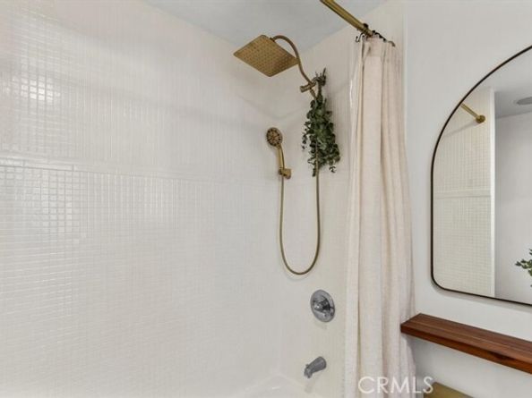 2207 Apex Avenue, Los Angeles CA 90039