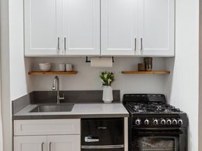 2207 Apex Avenue, Los Angeles CA 90039