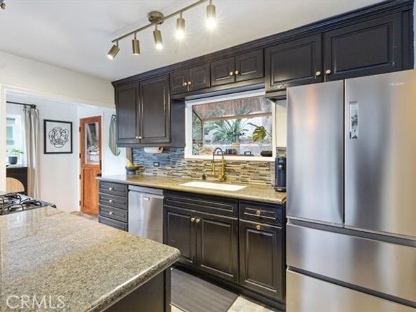 2207 Apex Avenue, Los Angeles CA 90039