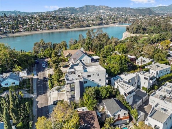 2207 Apex Avenue, Los Angeles CA 90039