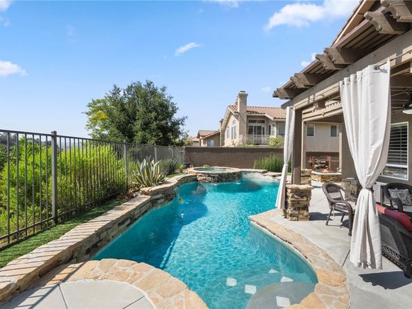 951 S Creekview Lane, Anaheim CA 92808
