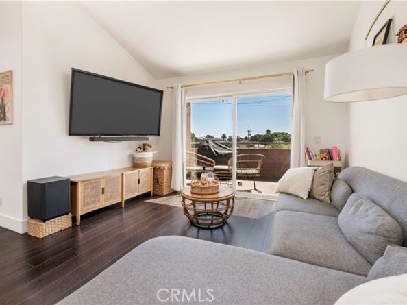 2507 E 15th 301, Long Beach CA 90804