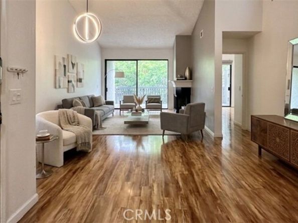2542 W Macarthur, Santa Ana CA 92704