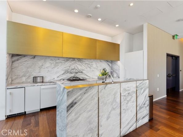 889 Francisco Street 2906, Los Angeles CA 90017