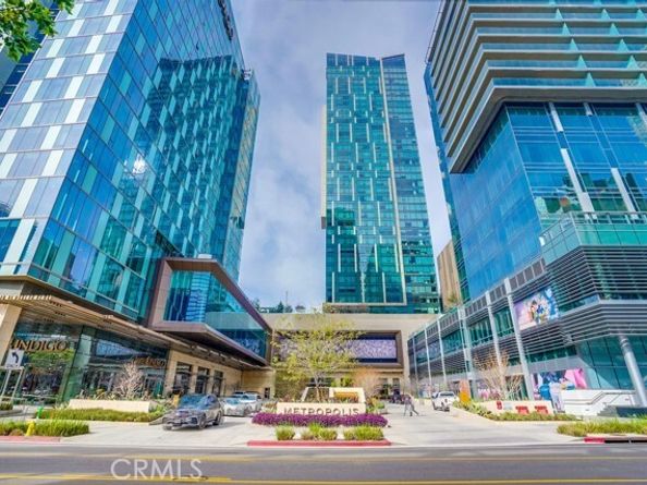 889 Francisco Street 2906, Los Angeles CA 90017