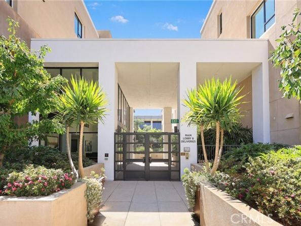 328 W Green St. 201, Pasadena CA 91105