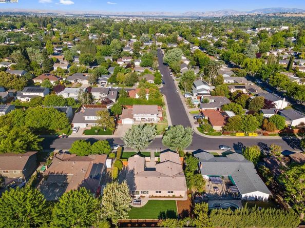 1804 Tanglewood Way, Pleasanton CA 94566