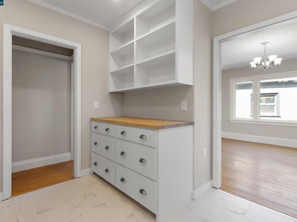 3747 Park Boulevard Way, Oakland CA 94610