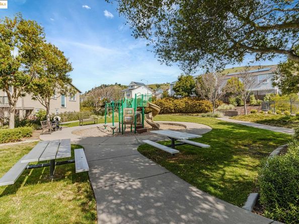 104 Seacliff Court, Richmond CA 94801