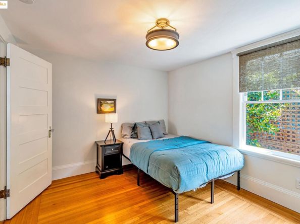 6108 Hillegass Ave, Oakland CA 94618