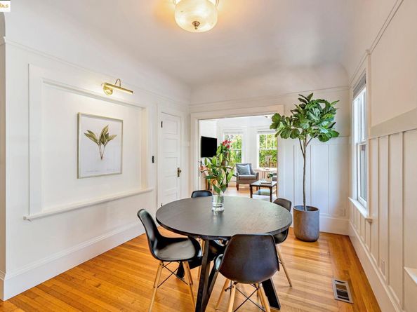 6108 Hillegass Ave, Oakland CA 94618