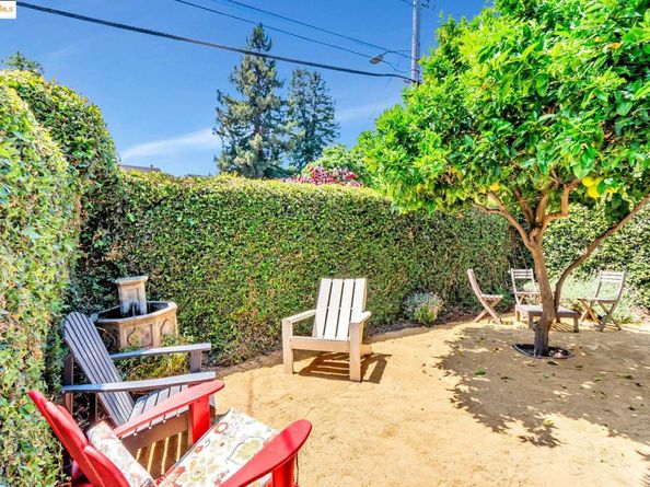 6108 Hillegass Ave, Oakland CA 94618
