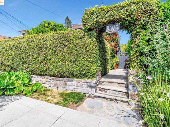 6108 Hillegass Ave, Oakland CA 94618