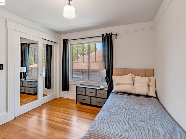 6108 Hillegass Ave, Oakland CA 94618