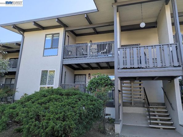 19100 Crest Ave 24, Castro Valley CA 94546