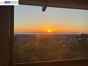 19100 Crest Ave 24, Castro Valley CA 94546