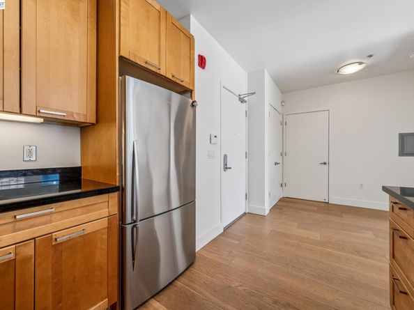 2300 Broadway 4, Oakland CA 94612