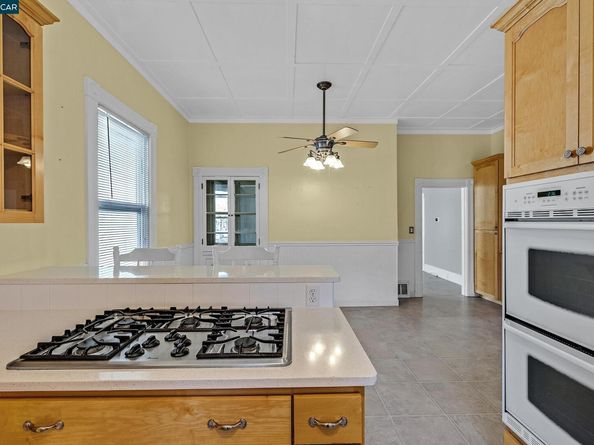 610 Quinan St, Pinole CA 94564