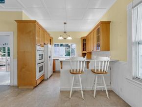 610 Quinan St, Pinole CA 94564