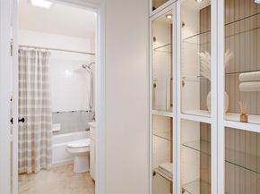 7 Commodore DR 355, Emeryville CA 94608