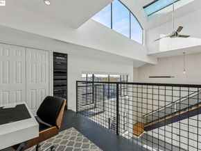 850 W Grand Ave 17, Oakland CA 94607