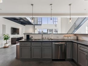 850 W Grand Ave 17, Oakland CA 94607