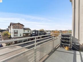 850 W Grand Ave 17, Oakland CA 94607