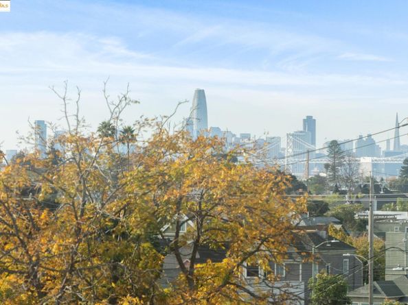 850 W Grand Ave 17, Oakland CA 94607