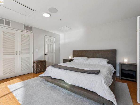 850 W Grand Ave 17, Oakland CA 94607