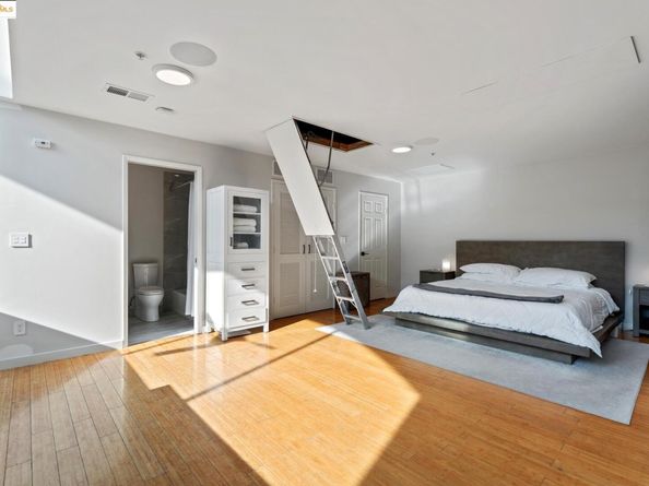 850 W Grand Ave 17, Oakland CA 94607