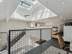 850 W Grand Ave 17, Oakland CA 94607