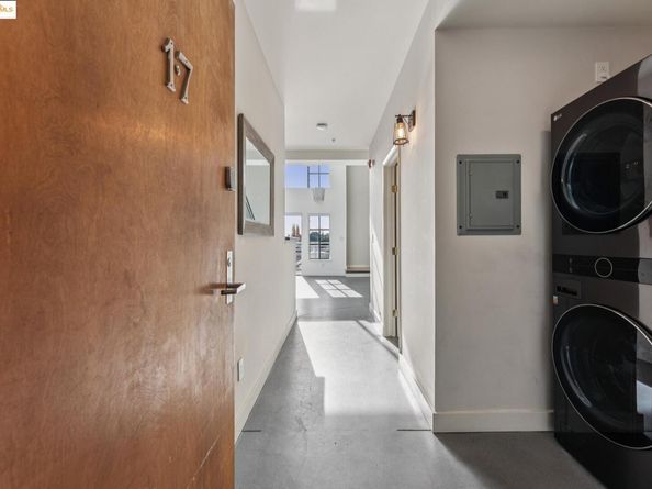 850 W Grand Ave 17, Oakland CA 94607