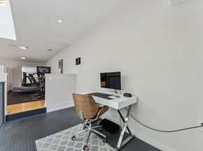 850 W Grand Ave 17, Oakland CA 94607