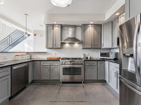 850 W Grand Ave 17, Oakland CA 94607